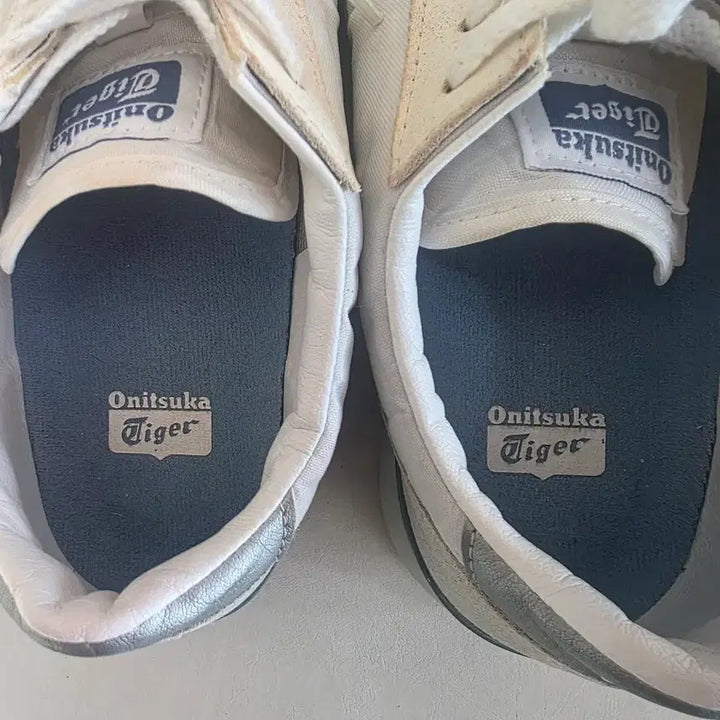 [BUNJANG] Onitsuka Tiger Sinty Sneakers (245) / 오니츠카타이거 스니커즈(245)
