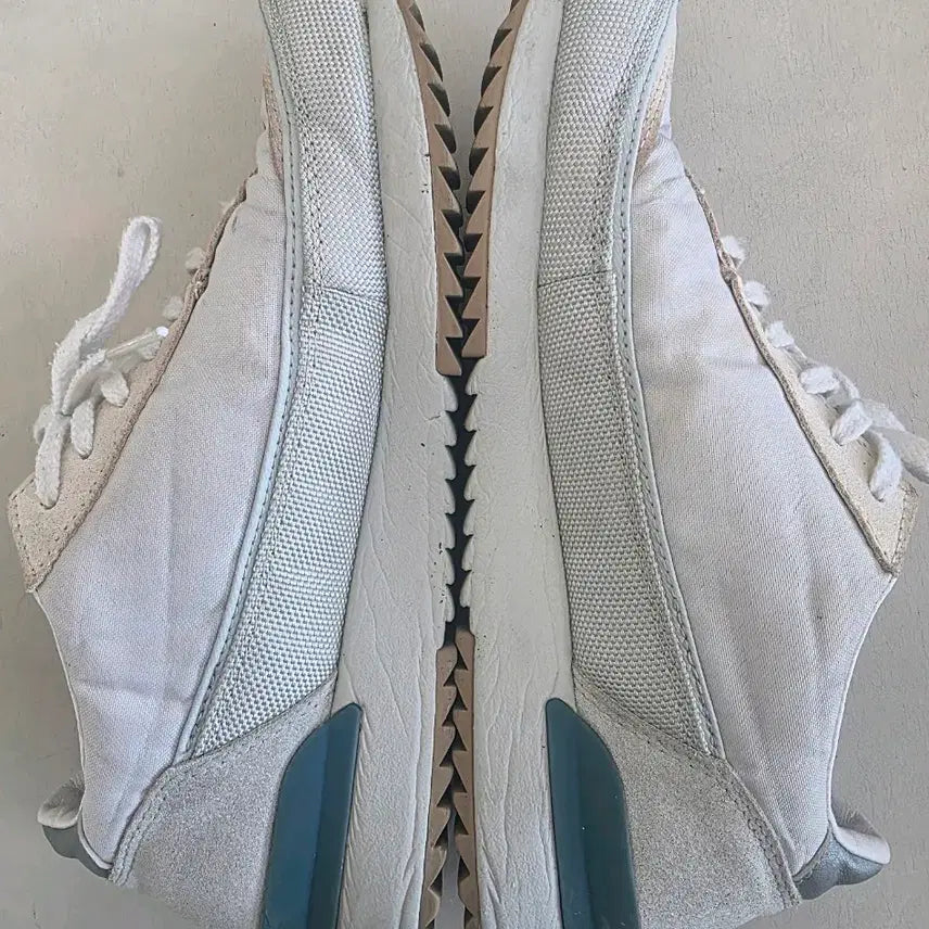[BUNJANG] Onitsuka Tiger Sinty Sneakers (245) / 오니츠카타이거 스니커즈(245)