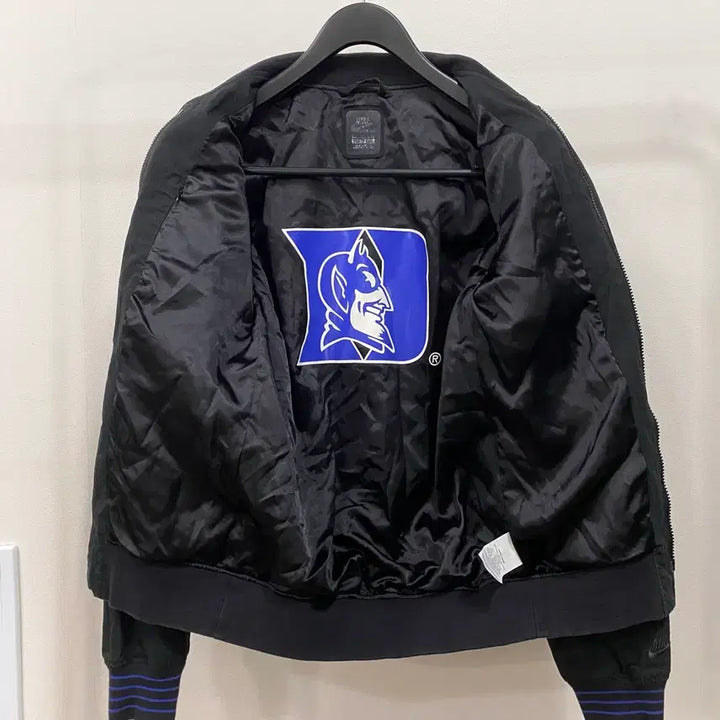 [SOLD OUT] <M> 나이키 듀크 블루 데빌스 봄버 바시티 자켓