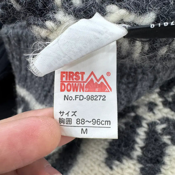 [BUNJANG] M Japan Firstdown Snowflake Pattern Heavy Wool Knit Zip-up Sweater / M 재팬 퍼스트다운 눈꽃 패턴 코위찬 해비 울 니트 집업