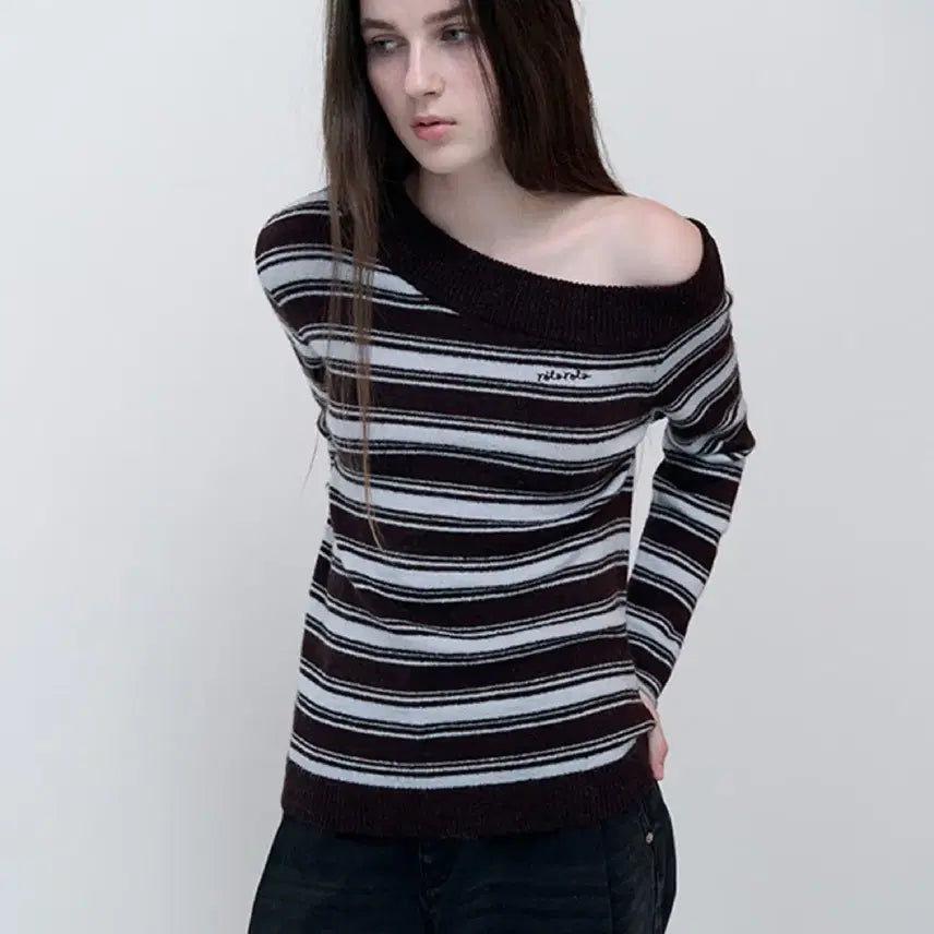 [BUNJANG] Rola Rola Off-Shoulder Striped Knit Top / 로라로라 언발란스 오프숄더 스트라이프 니트 브라운블루