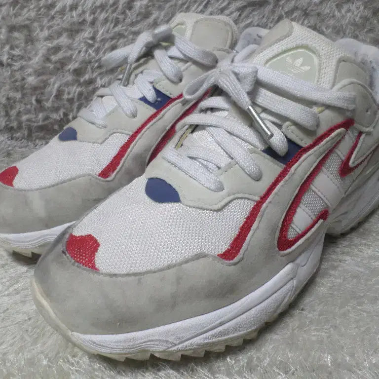 [BUNJANG] Adidas Yung-1 White Red Sneakers / 후루룩구제 255 아디다스 영원 화이트 레드 운동화 중고 신발
