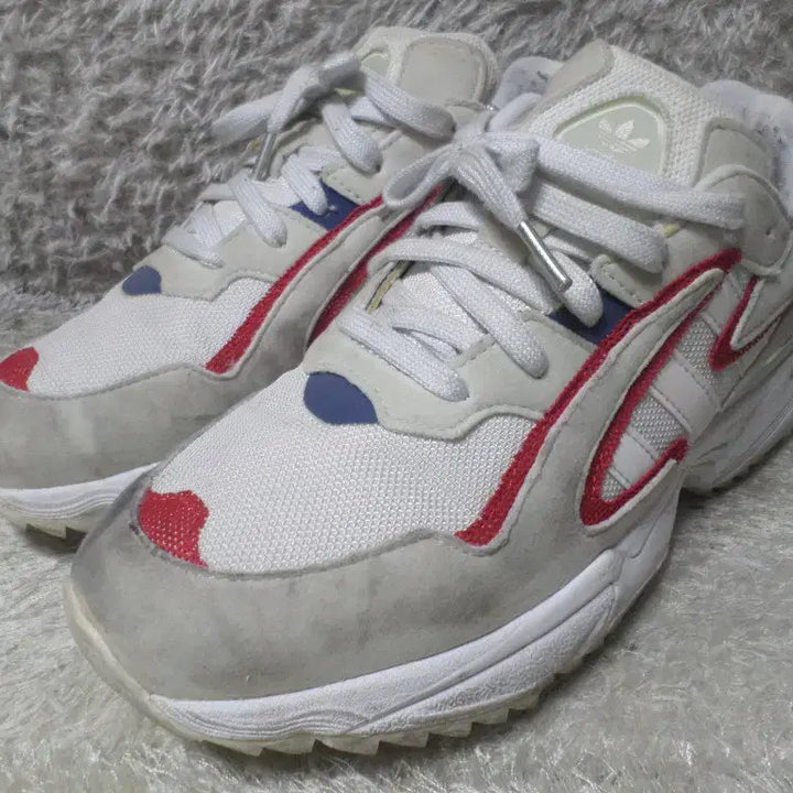 [BUNJANG] Adidas Yung-1 White Red Sneakers / 후루룩구제 255 아디다스 영원 화이트 레드 운동화 중고 신발