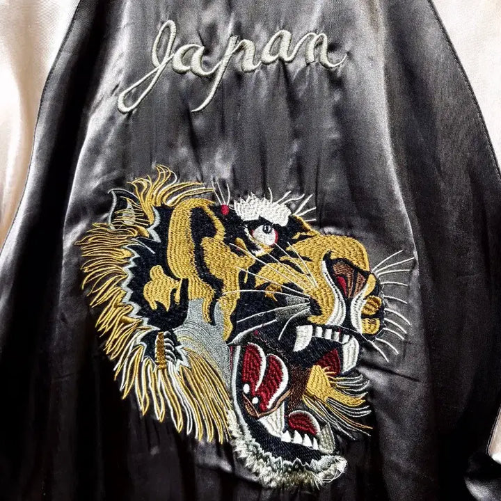 [BUNJANG] Vintage Reversible Tiger Embroidery Sukajan Jacket / JPN 빈티지 리버시블 호랑이자수 스카쟌