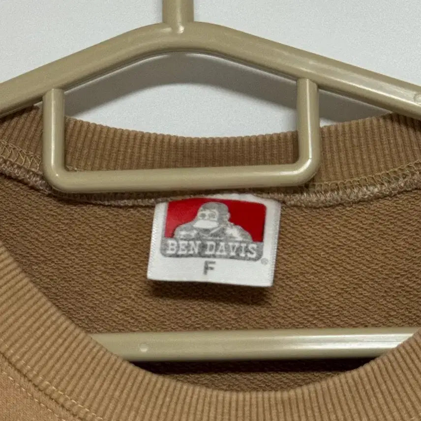 [BUNJANG] Ben Davis Beige Sweatshirt / 벤 데이비스 맨투맨 베이지 100-105