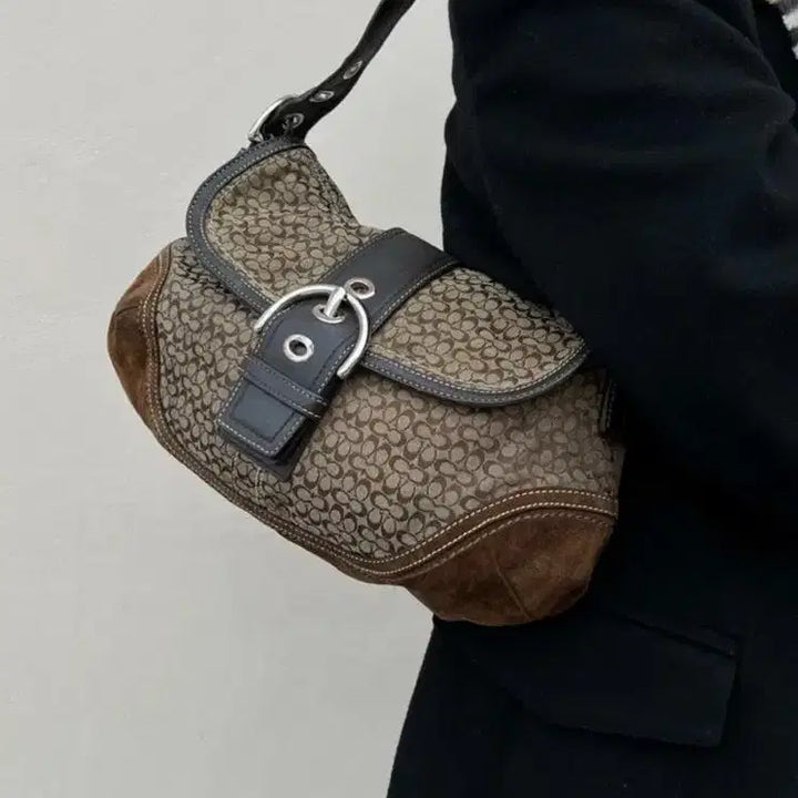 [SOLD OUT] coach) 코치 숄더백 기본 모델 베이직 버클 빈티지백