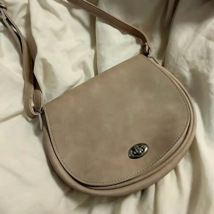 [BUNJANG] Beige Mini Crossbody Bag / 베이지 미니 크로스백