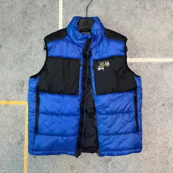 [BUNJANG] Stussy x Mountain Hardwear Primaloft Vest Radiant / 스투시 x 마운틴 하드웨어 프리마로프트 베스트 라디언트