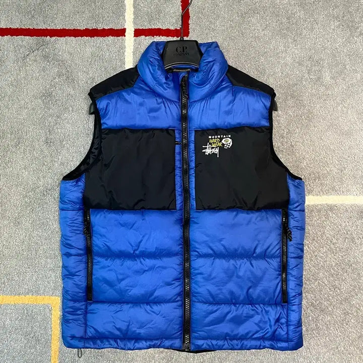 [BUNJANG] Stussy x Mountain Hardwear Primaloft Vest Radiant / 스투시 x 마운틴 하드웨어 프리마로프트 베스트 라디언트