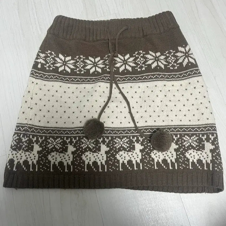 [BUNJANG] Nordic Pom-Pom Snow Pattern Knit Skirt / 노르딕 폼폼 눈꽃 니트 스커트 브라운 로맨틱갸루 모리걸 도트