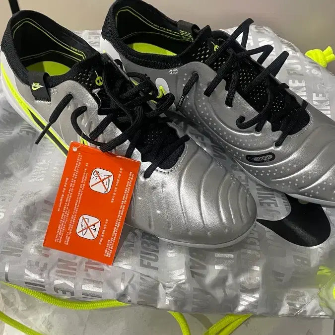 [BUNJANG] Nike Tiempo Legend 10 Silver Football Boots / 나이키 티엠포 레전드 10 실버 축구화 260 새상품