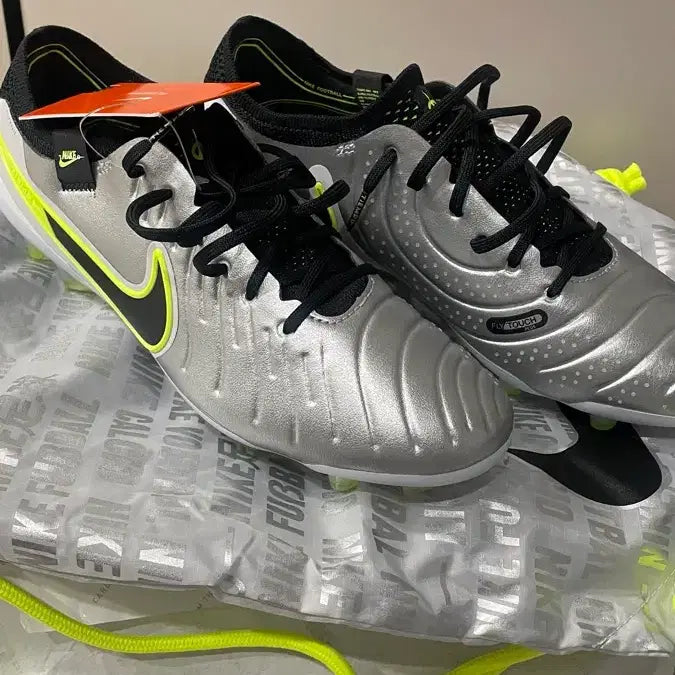 [BUNJANG] Nike Tiempo Legend 10 Silver Football Boots / 나이키 티엠포 레전드 10 실버 축구화 260 새상품