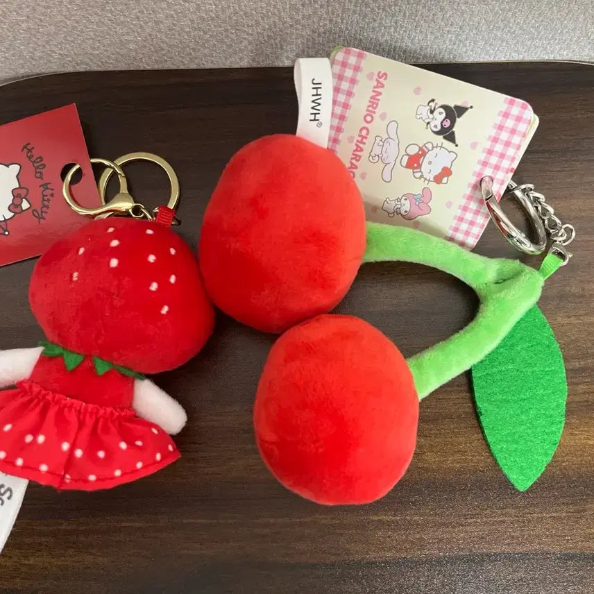 [BUNJANG] Sanrio Hello Kitty Strawberry Cherry Keyring Set / Set 산리오 헬로키티 딸기 체리 키링 2종 세트 인형 뽑기