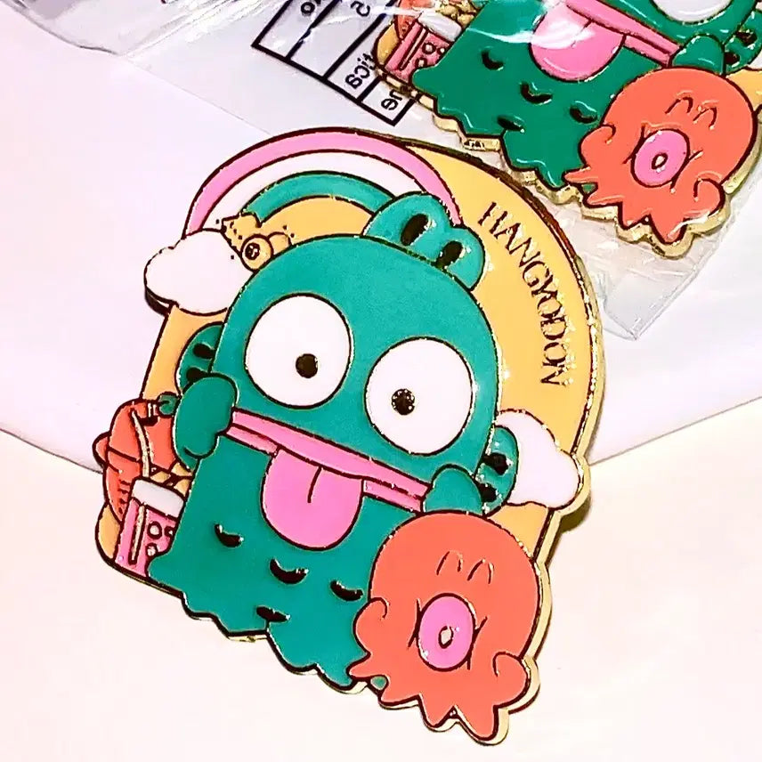 [BUNJANG] Sanrio Hangyodon Rainbow Badge Brooch / 무지개 한교동 산리오 뱃지 브로치 사유리