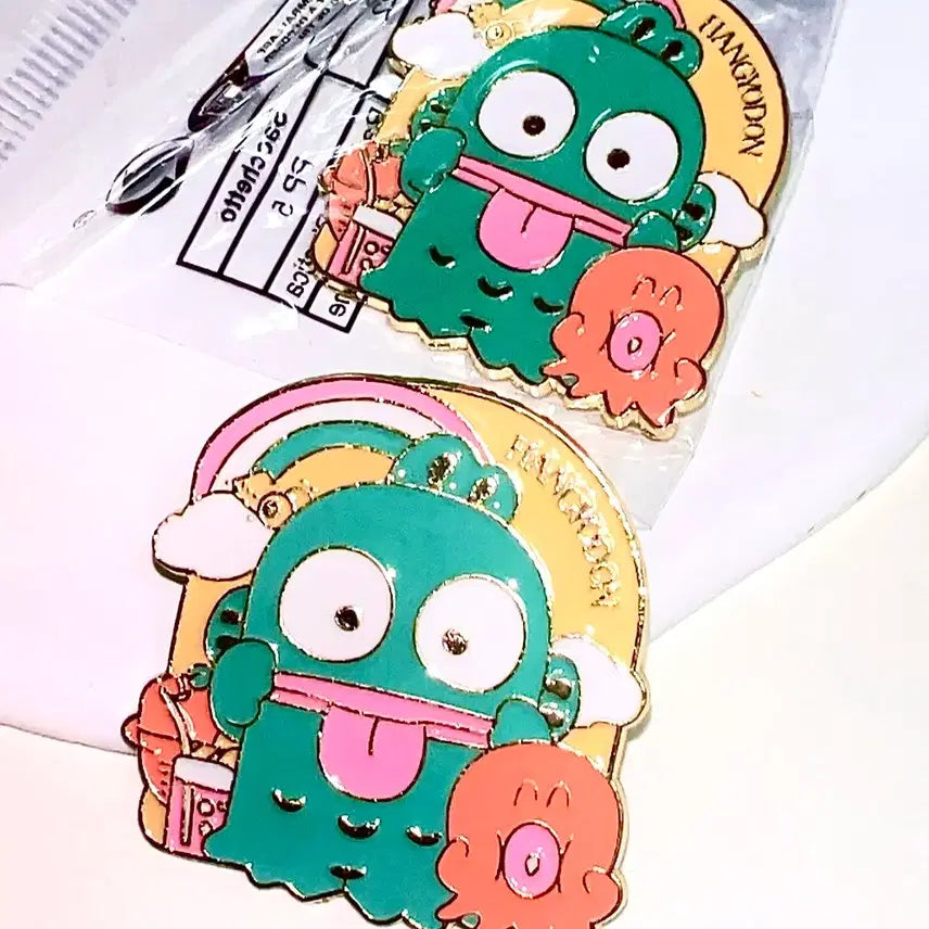 [BUNJANG] Sanrio Hangyodon Rainbow Badge Brooch / 무지개 한교동 산리오 뱃지 브로치 사유리
