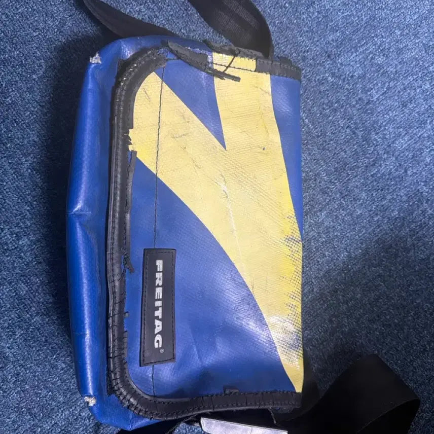 [BUNJANG] Freitag Haiphiveo Blue Yellow Messenger Bag / 프라이탁 하이파이브오 하파오 파랑노랑 팝니다