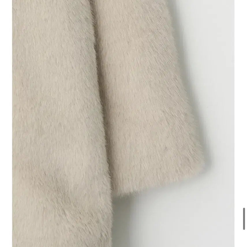 [BUNJANG] Urado Chloe Fur Half Jacket (Black) / 유라고 퍼자켓 Chloe fur half jacket (블랙)