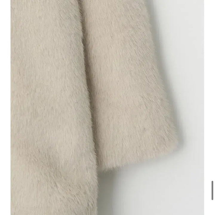 [BUNJANG] Urado Chloe Fur Half Jacket (Black) / 유라고 퍼자켓 Chloe fur half jacket (블랙)