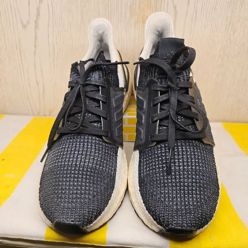 [BUNJANG] Adidas Ultraboost Black/White Sneakers / 아디다스 울트라부스트 블랙/화이트 운동화