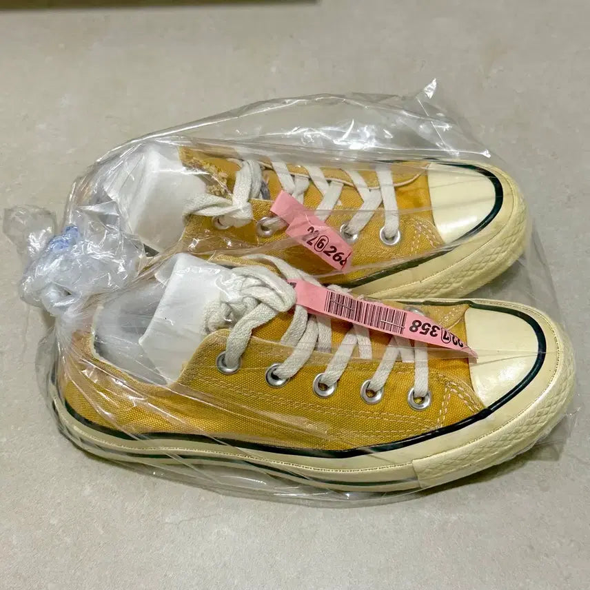 [BUNJANG] Converse Chuck Taylor Yellow Low Sneakers / 컨버스 척테일러 옐로우 로우 스니커즈(220)