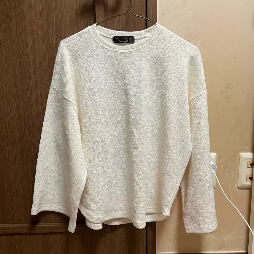 [BUNJANG] Ivory Oversized Sweatshirt / 아이보리 맨투맨
