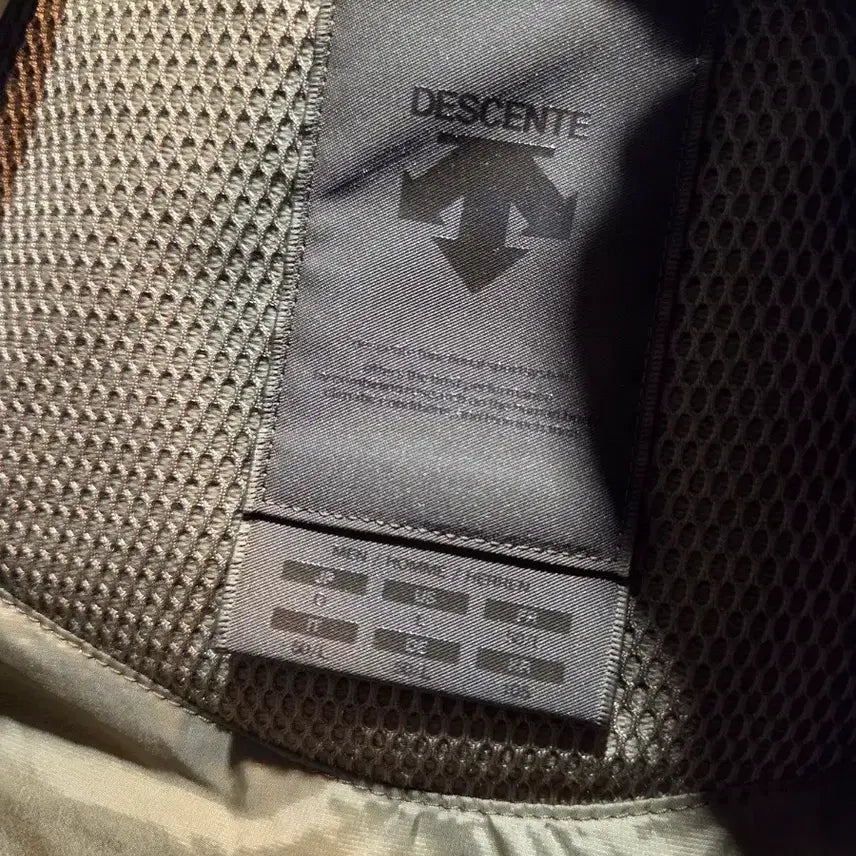 [BUNJANG] Descente Alterrain Mizusawa Down Padded Jacket L / 데상트 얼터레인 미즈사와 다운 패딩 L
