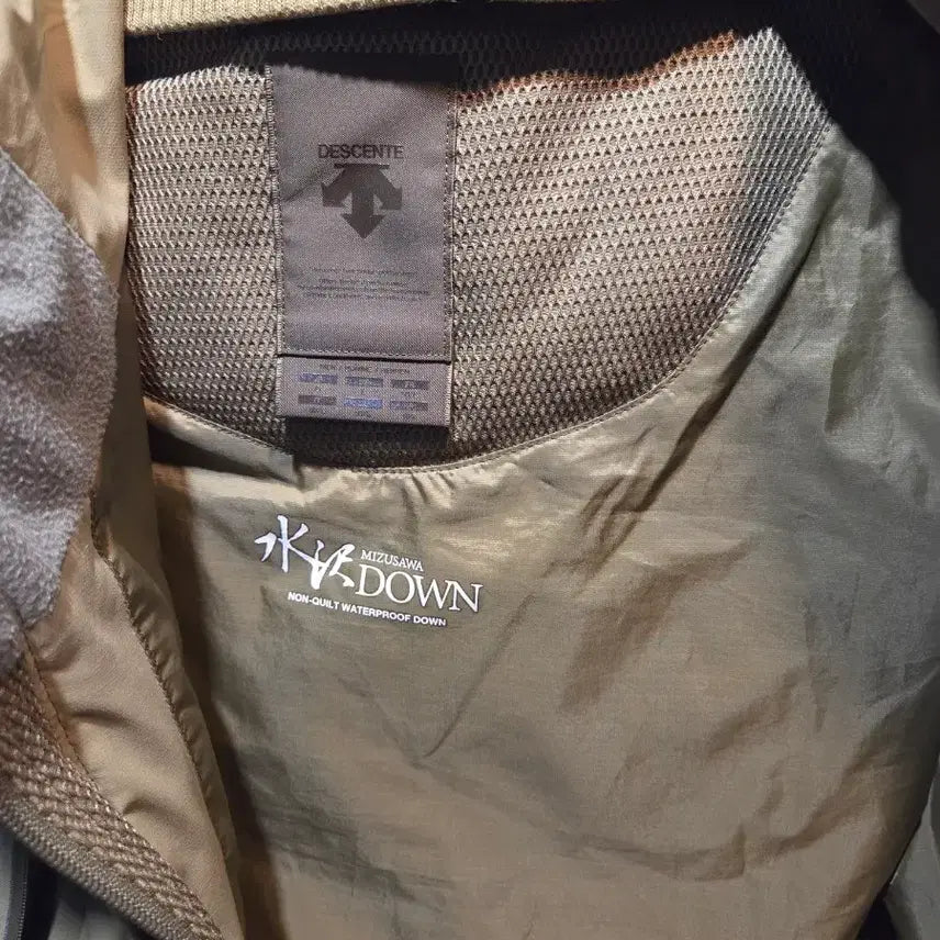 [BUNJANG] Descente Alterrain Mizusawa Down Padded Jacket L / 데상트 얼터레인 미즈사와 다운 패딩 L