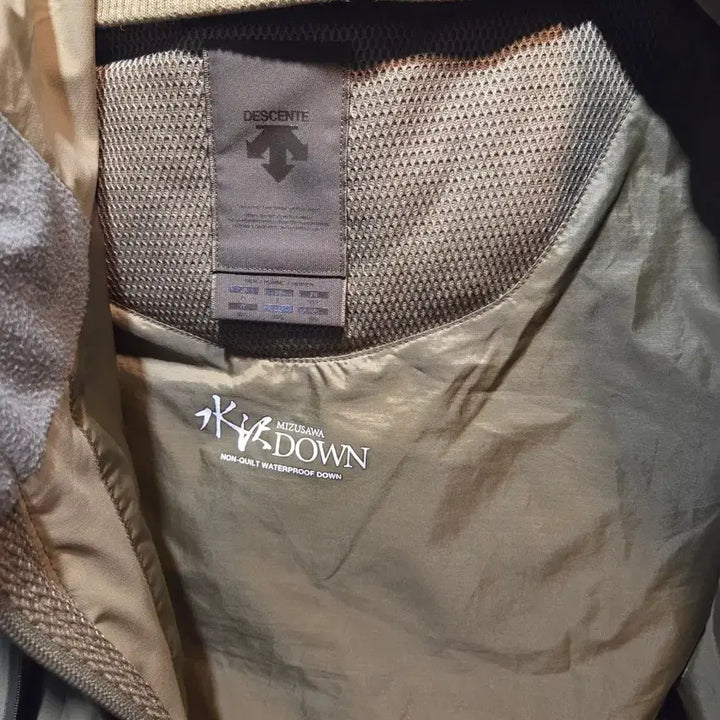 [BUNJANG] Descente Alterrain Mizusawa Down Padded Jacket L / 데상트 얼터레인 미즈사와 다운 패딩 L