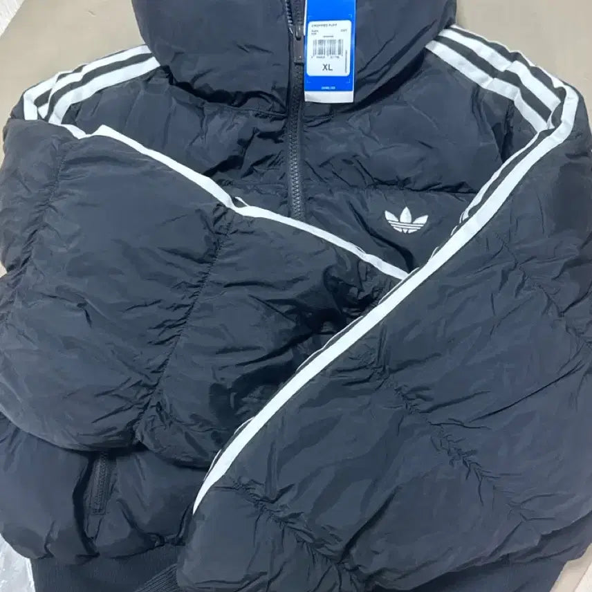 [BUNJANG] Adidas Cropped Synthetic Down Puffer Jacket - Black XL / 아디다스 크롭 합성 다운 퍼퍼 - 블랙 XL
