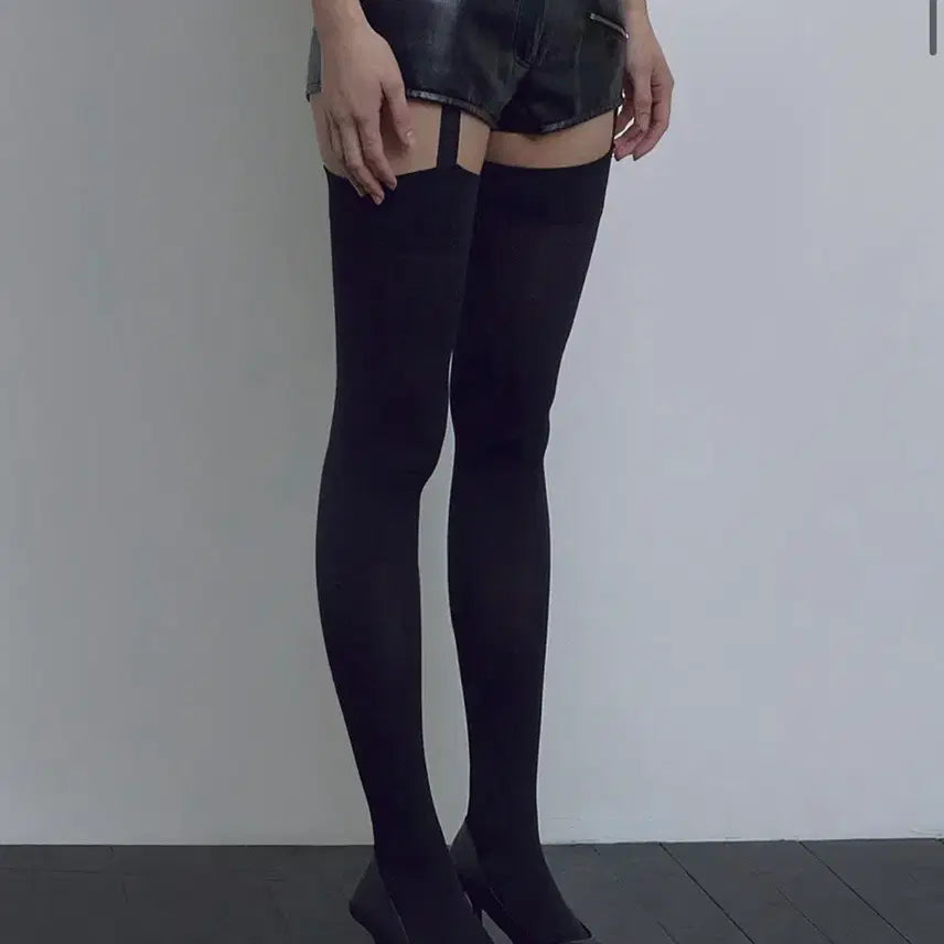 [BUNJANG] Bohemian Seoul Leather Micro Shorts / 보헤미안서울 레더 마이크로 숏츠