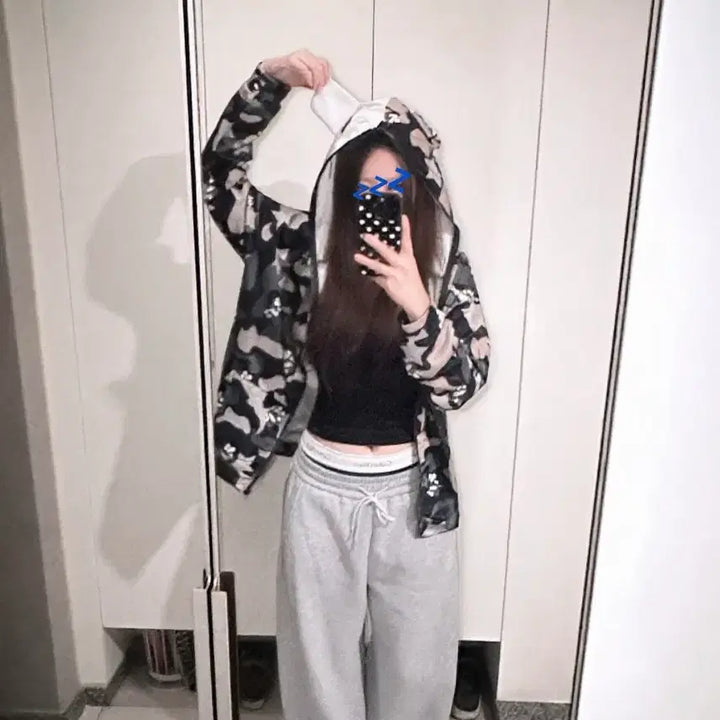 [BUNJANG] Hello Kitty Camo Hoodie Zip-up (Damaged) / 헬로키티 카모 후드집업 / 미착용 하자상품