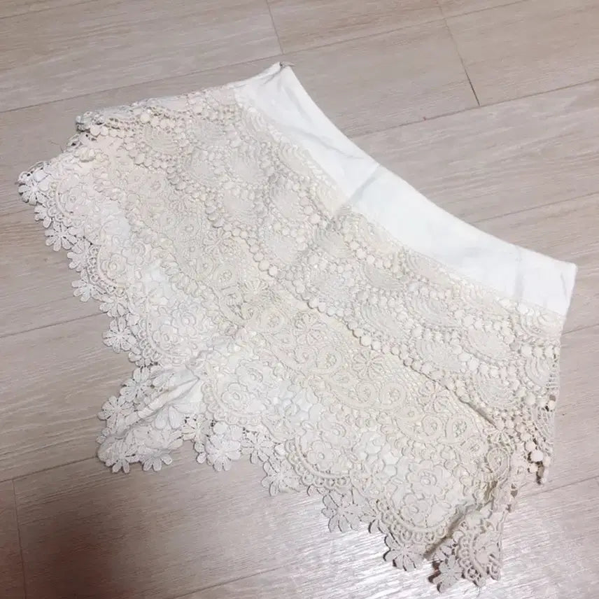 [BUNJANG] Lace Hot Pants / 레이스 핫팬츠