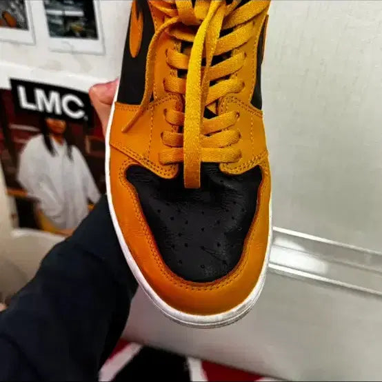 [BUNJANG] Nike Jordan 1 Retro High OG Fallen 285 Sneakers / 조던 1 레트로 하이 OG 폴른 285