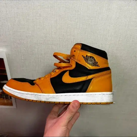 [BUNJANG] Nike Jordan 1 Retro High OG Fallen 285 Sneakers / 조던 1 레트로 하이 OG 폴른 285