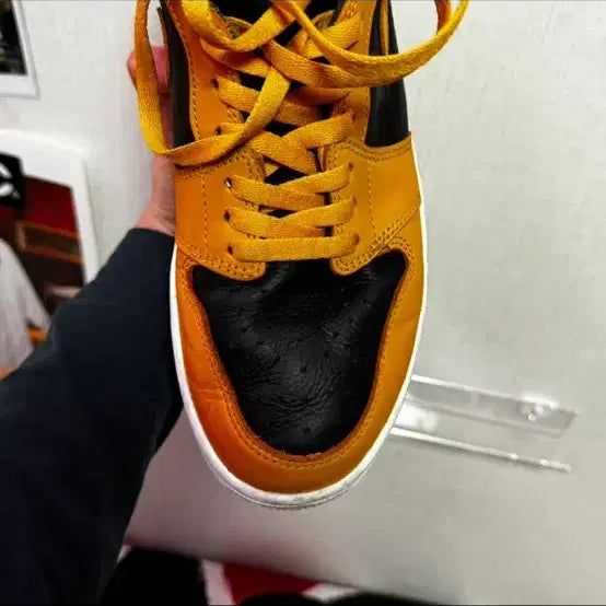 [BUNJANG] Nike Jordan 1 Retro High OG Fallen 285 Sneakers / 조던 1 레트로 하이 OG 폴른 285