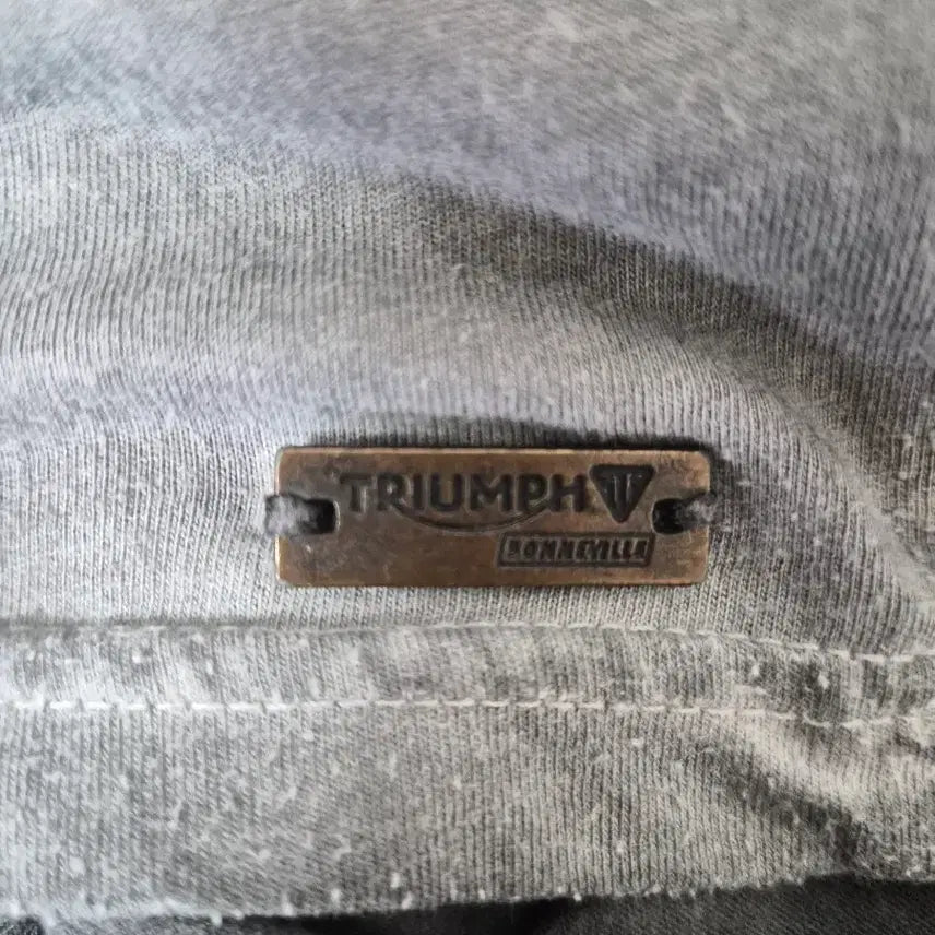 [BUNJANG] Triumph Y2K Vintage Washed T-shirt / 트라이엄프 y2k 빈티지 워싱 티셔츠 Free - T9