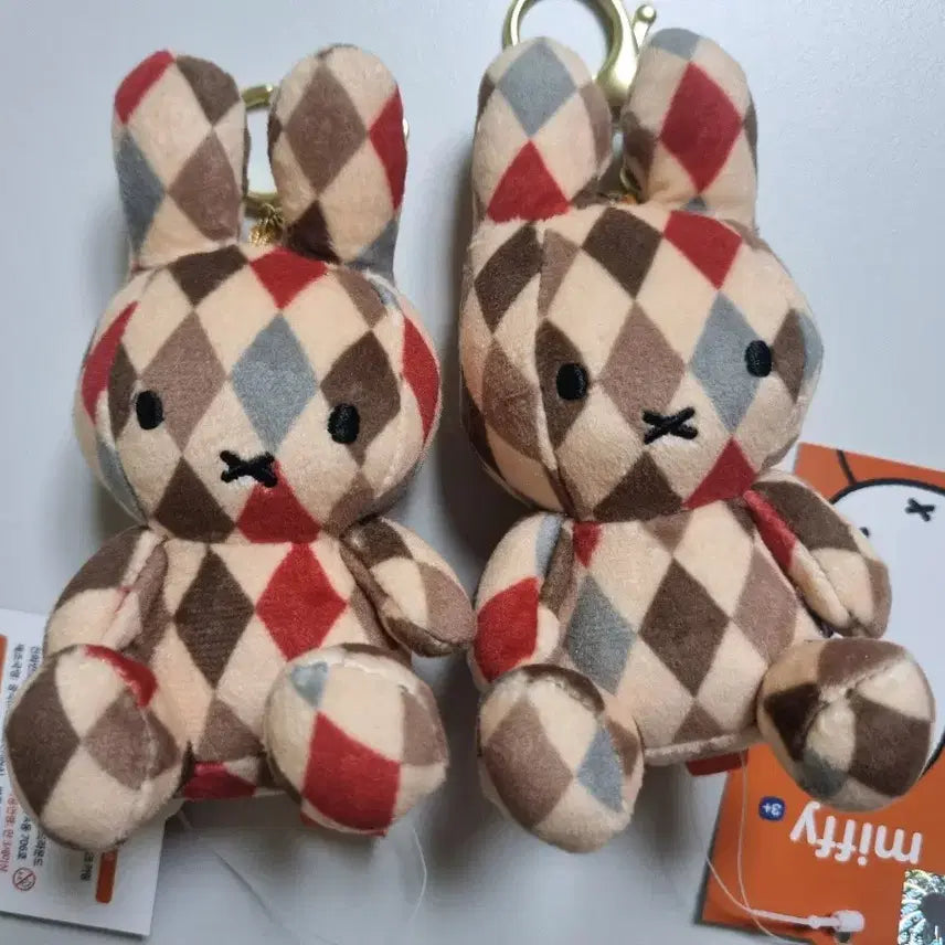 [BUNJANG] Miffy Check/Plain Rainbow Keyring 11cm / 미피] 레드빈 체크 키링 11cm