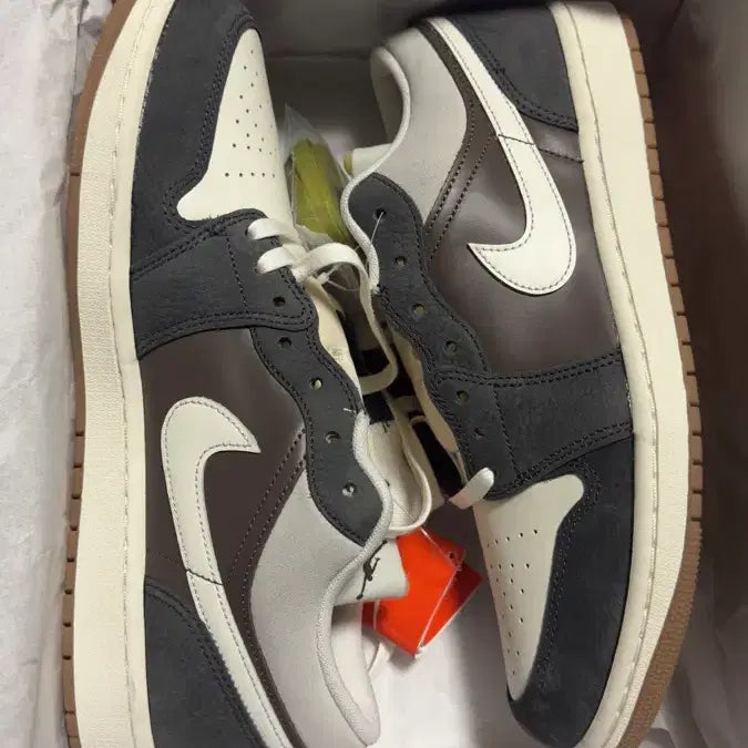 [BUNJANG] Nike Air Jordan 1 Low Ironstone Sneakers / 나이키 조던1 로우 까치 290 mm 미사용