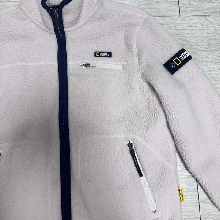 [BUNJANG] National Geographic Fleece Ivory S Size / 내셔널지오그래픽 후리스 S 아이보리