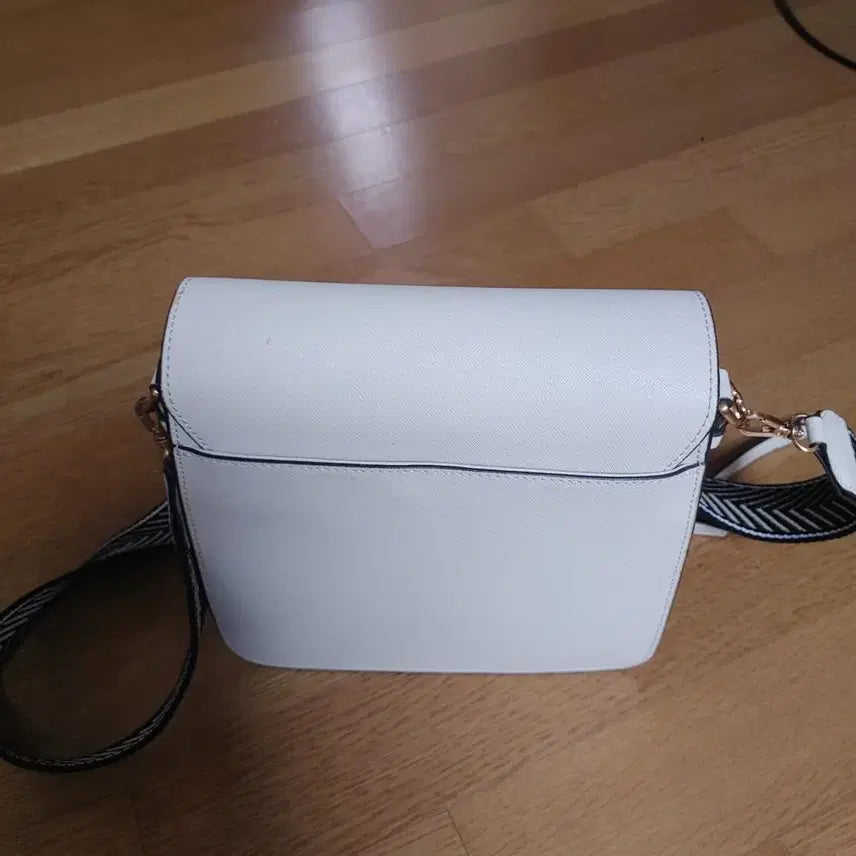 [BUNJANG] Oryany Crossbody Bag / 오야니 크로스백