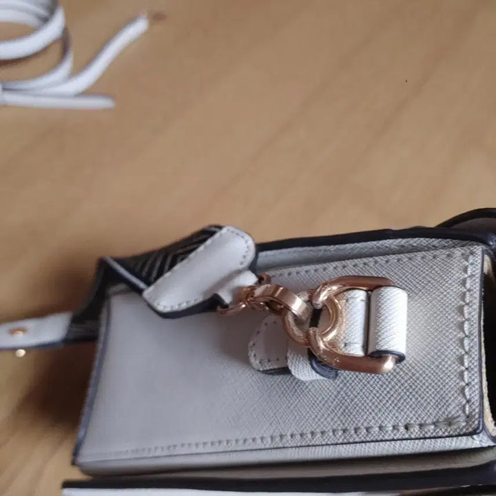 [BUNJANG] Oryany Crossbody Bag / 오야니 크로스백