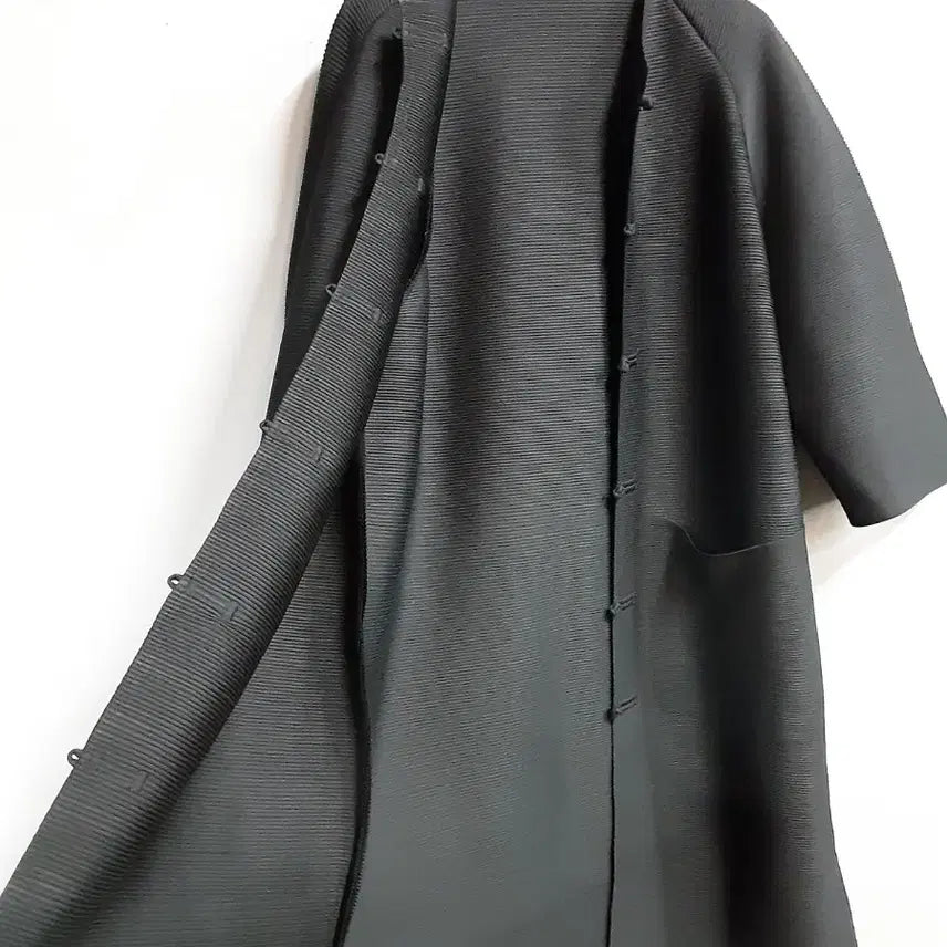 [SOLD OUT] 검정색 플리츠 8부 더플 코트 free