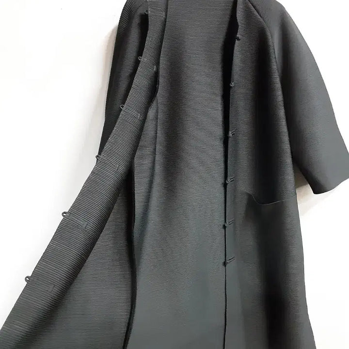 [SOLD OUT] 검정색 플리츠 8부 더플 코트 free