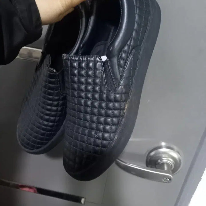 [BUNJANG] Zara Men Black Quilted Slip-on Shoes / 250-255 자라 맨 블랙 퀼팅 남성 슬립온구두 40