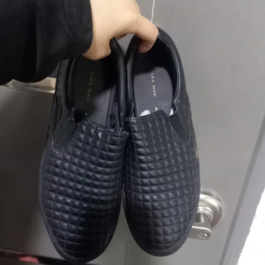 [BUNJANG] Zara Men Black Quilted Slip-on Shoes / 250-255 자라 맨 블랙 퀼팅 남성 슬립온구두 40