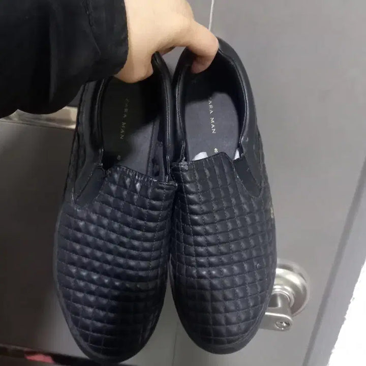 [BUNJANG] Zara Men Black Quilted Slip-on Shoes / 250-255 자라 맨 블랙 퀼팅 남성 슬립온구두 40
