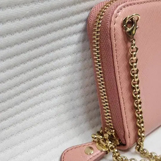 [BUNJANG] Ferragamo Double Gancini Saffiano Chain Wallet / 페라가모 더블 간치니 사피아노 체인 반지갑. 체인백