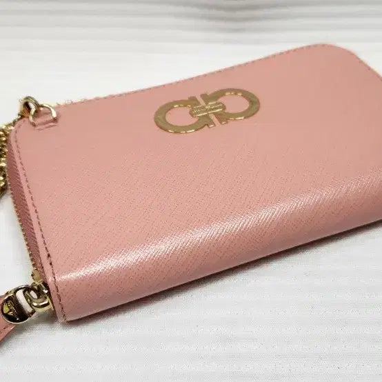 [BUNJANG] Ferragamo Double Gancini Saffiano Chain Wallet / 페라가모 더블 간치니 사피아노 체인 반지갑. 체인백
