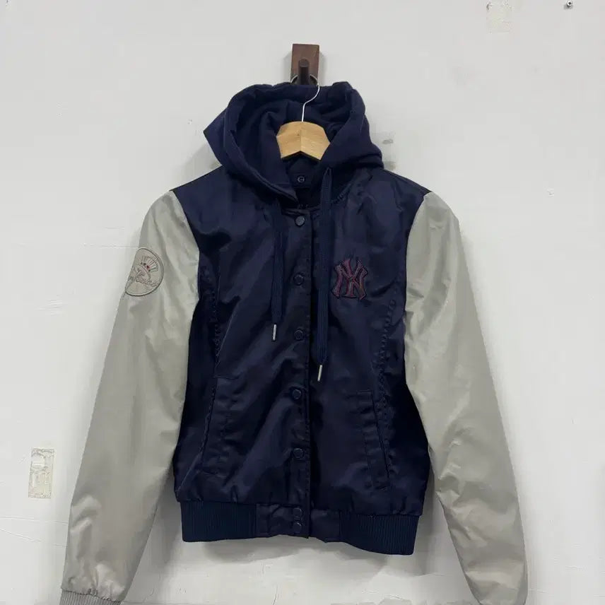 [BUNJANG] MLB New York Yankees Varsity Jacket / (85)MLB 뉴욕양키즈 여자 바시티자켓