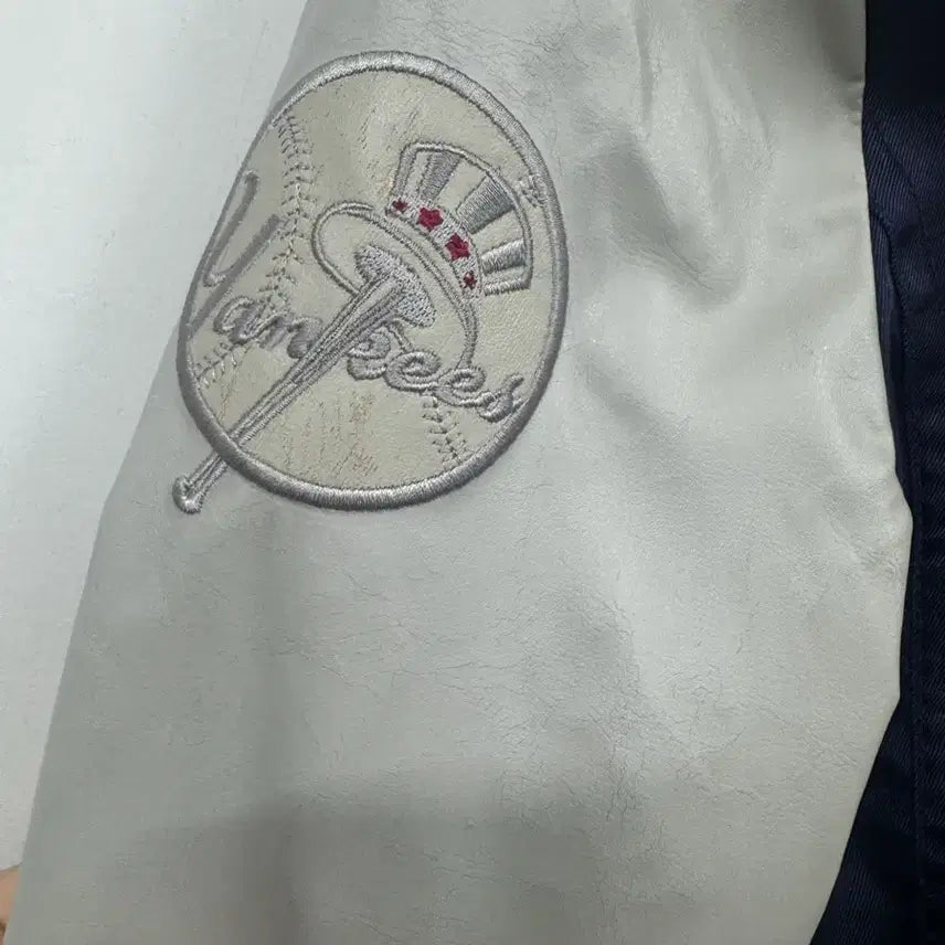 [BUNJANG] MLB New York Yankees Varsity Jacket / (85)MLB 뉴욕양키즈 여자 바시티자켓